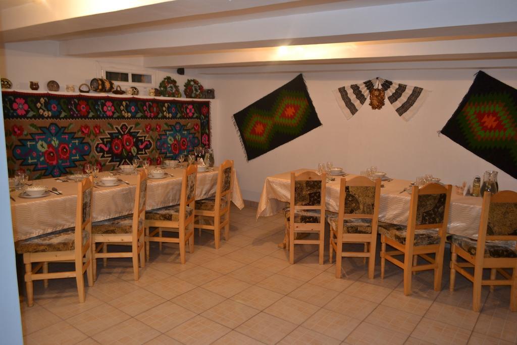 Pensiunea Agroturistica Casa Colinita Vatra Moldoviței Kültér fotó