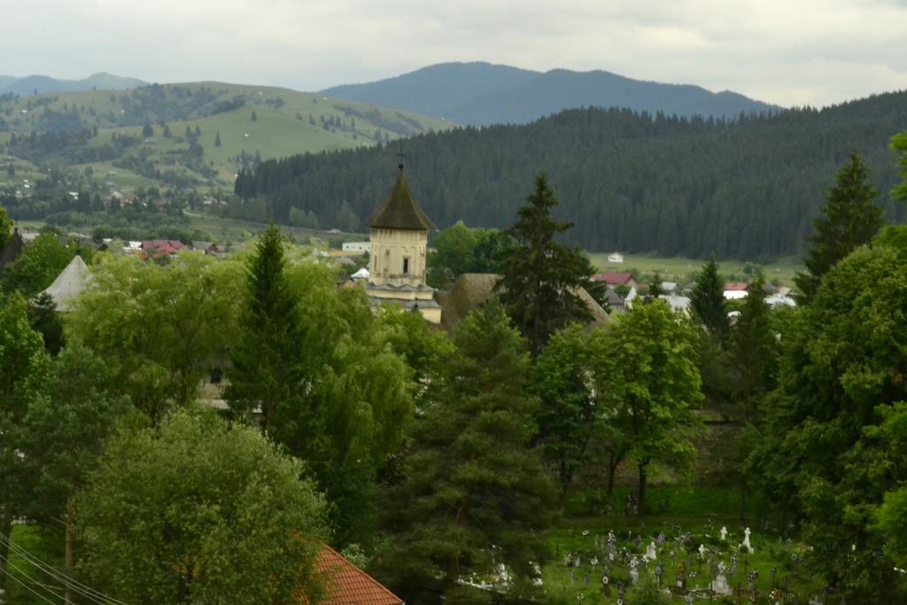 Pensiunea Agroturistica Casa Colinita Vatra Moldoviței Kültér fotó